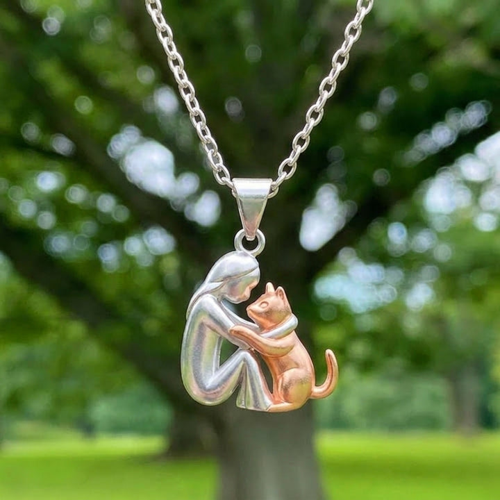 The Kitten Hug Necklace