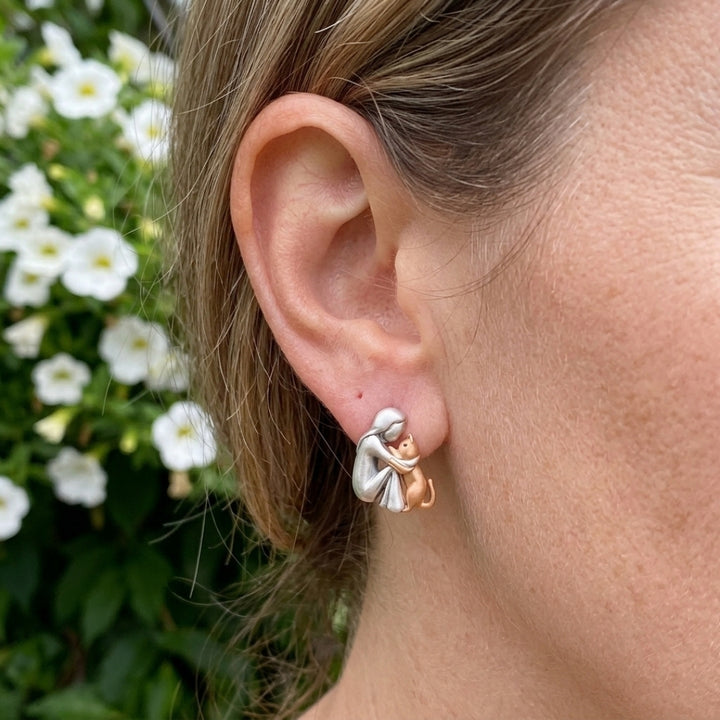 The Pair of Kitten Hugs Earrings