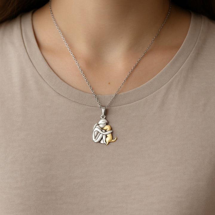 The Curled-Up Hug Necklace