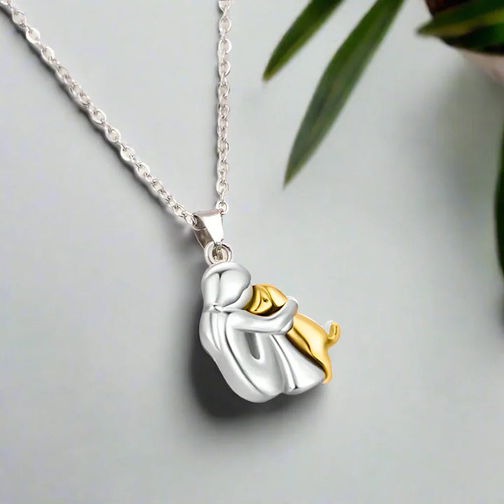 The Curled-Up Hug Necklace